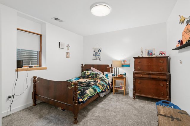 8893 Autumn Oaks Drive, Rockford, MN 55373