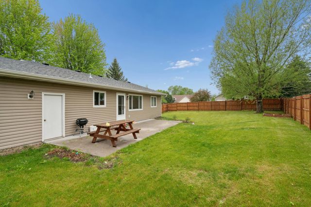 8893 Autumn Oaks Drive, Rockford, MN 55373