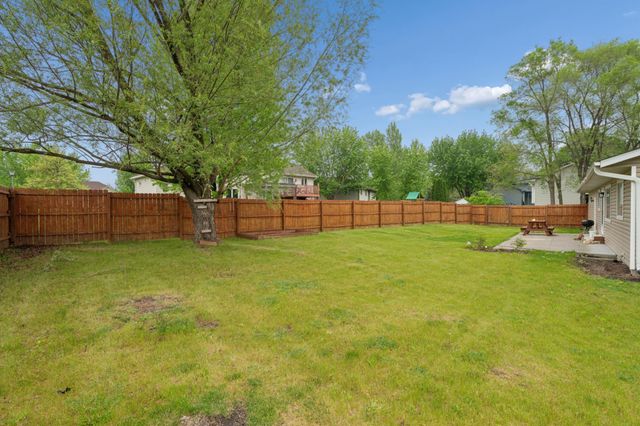 8893 Autumn Oaks Drive, Rockford, MN 55373