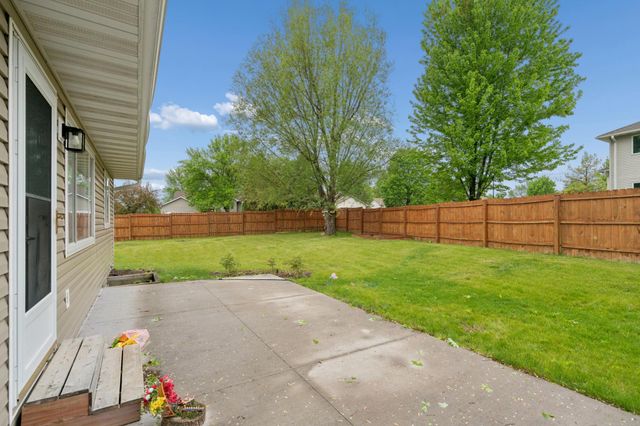 8893 Autumn Oaks Drive, Rockford, MN 55373