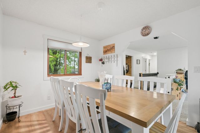 8893 Autumn Oaks Drive, Rockford, MN 55373