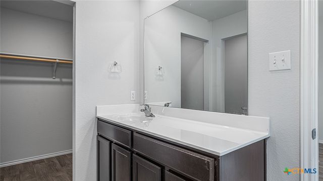 100 Rain Drop Road, Jarrell, TX 76537