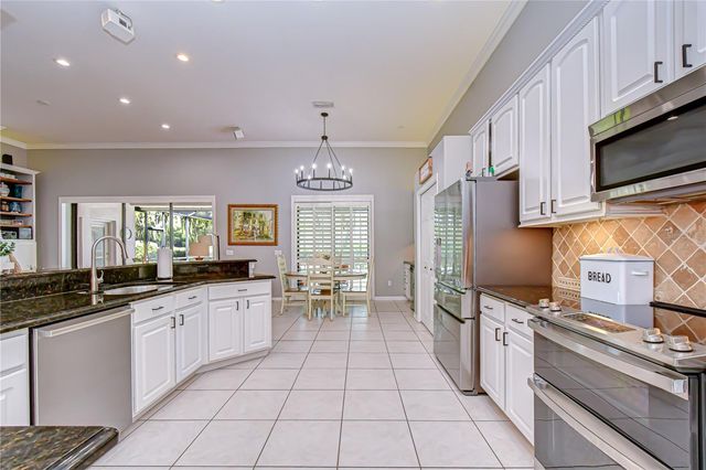 5910 CHERRY OAK DRIVE, Valrico, FL 33596