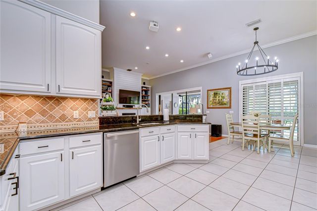 5910 CHERRY OAK DRIVE, Valrico, FL 33596