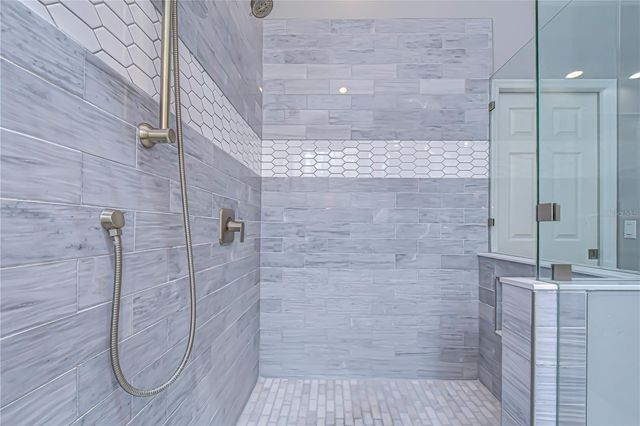 5910 CHERRY OAK DRIVE, Valrico, FL 33596