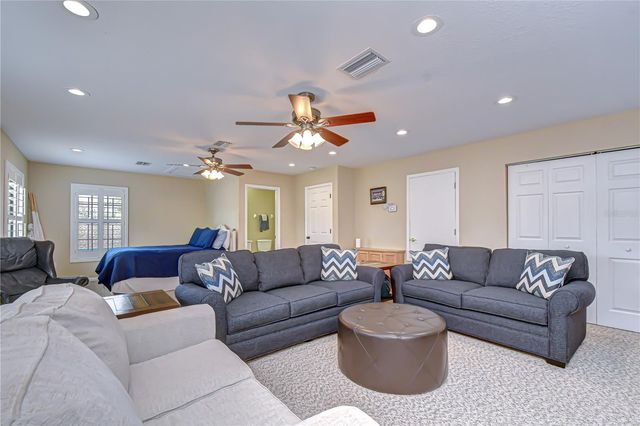 5910 CHERRY OAK DRIVE, Valrico, FL 33596