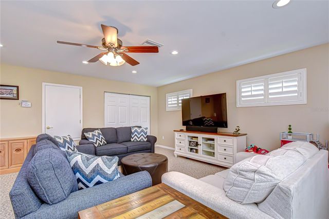 5910 CHERRY OAK DRIVE, Valrico, FL 33596