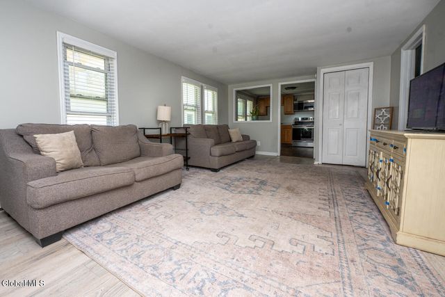 2872 Guilderland Avenue, Rotterdam, NY 12306