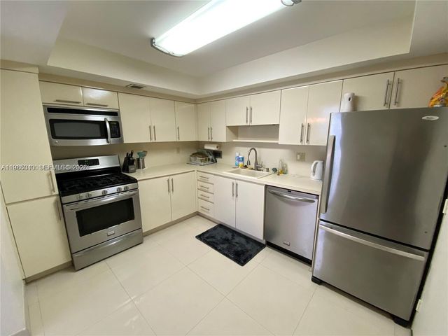 2030 S Ocean Dr 412, Hallandale Beach, FL 33009
