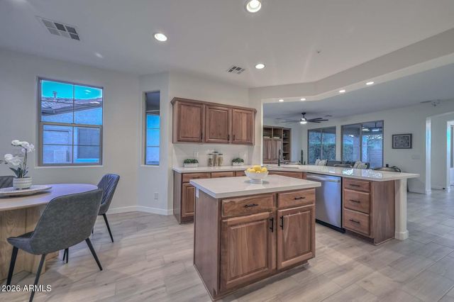 28014 N 130th Glen, Peoria, AZ 85383