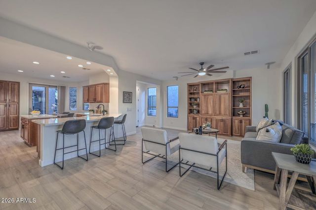 28014 N 130th Glen, Peoria, AZ 85383