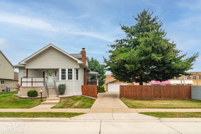 18083 Elizabeth Street, Roseville, MI 48066