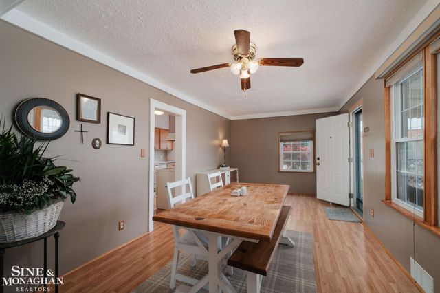 18083 Elizabeth Street, Roseville, MI 48066