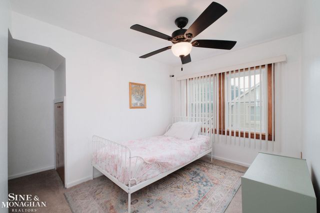 18083 Elizabeth Street, Roseville, MI 48066