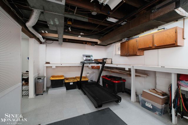 18083 Elizabeth Street, Roseville, MI 48066