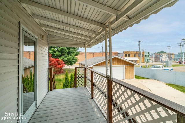 18083 Elizabeth Street, Roseville, MI 48066