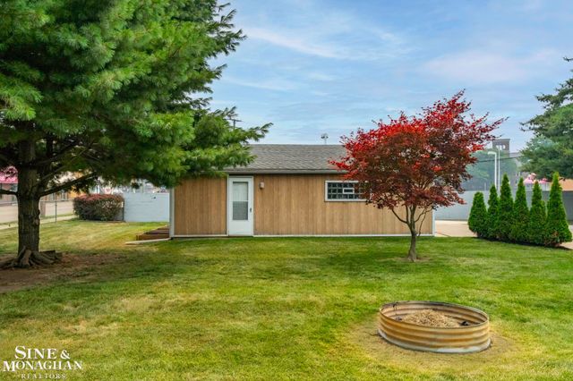18083 Elizabeth Street, Roseville, MI 48066