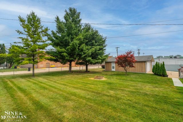 18083 Elizabeth Street, Roseville, MI 48066