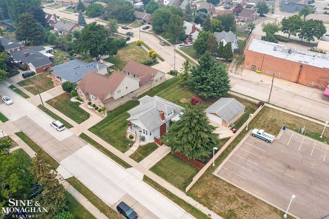 18083 Elizabeth Street, Roseville, MI 48066