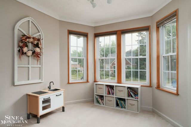 18083 Elizabeth Street, Roseville, MI 48066