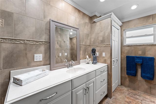3300 FLORAMAR TERRACE, New Port Richey, FL 34652