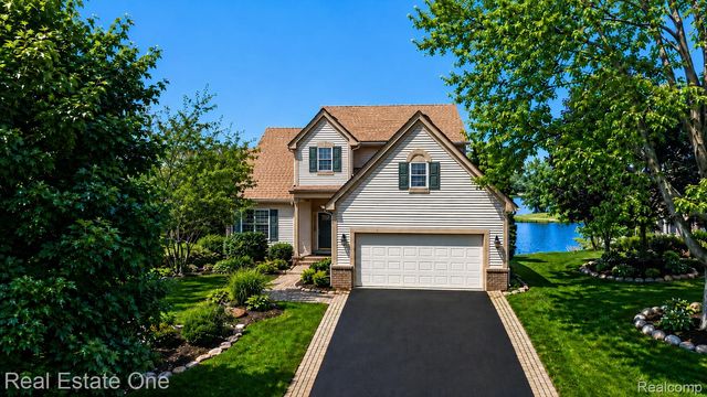510 Boulder Lake Drive, Oxford Charter Township, MI 48371