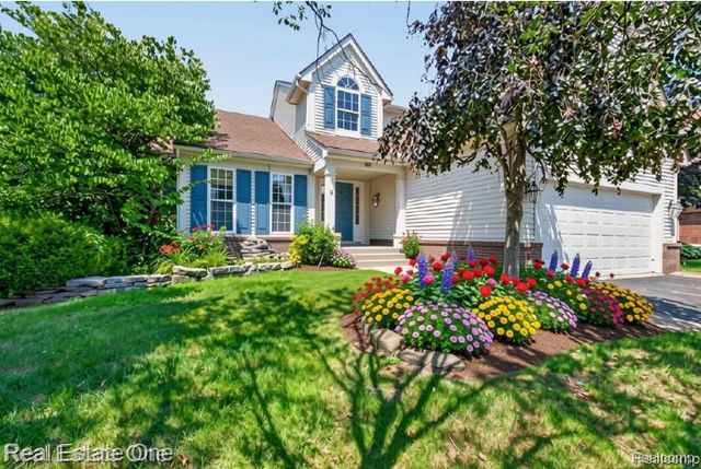 510 Boulder Lake Drive, Oxford Charter Township, MI 48371