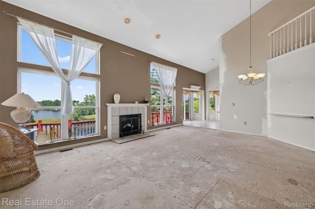 510 Boulder Lake Drive, Oxford Charter Township, MI 48371