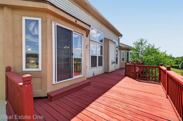 510 Boulder Lake Drive, Oxford Charter Township, MI 48371