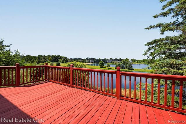 510 Boulder Lake Drive, Oxford Charter Township, MI 48371