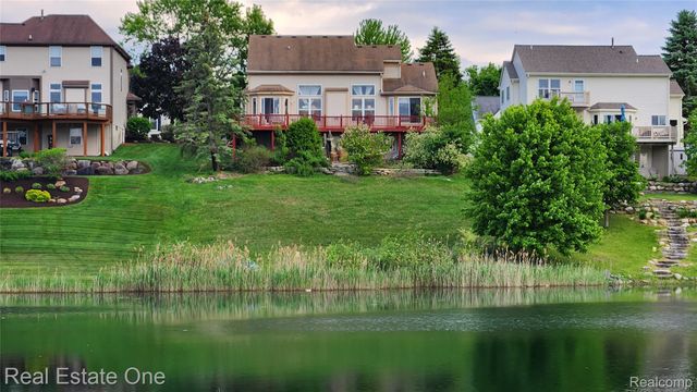 510 Boulder Lake Drive, Oxford Charter Township, MI 48371
