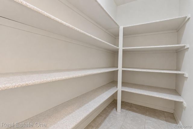 510 Boulder Lake Drive, Oxford Charter Township, MI 48371