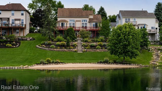 510 Boulder Lake Drive, Oxford Charter Township, MI 48371