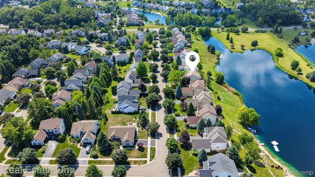 510 Boulder Lake Drive, Oxford Charter Township, MI 48371