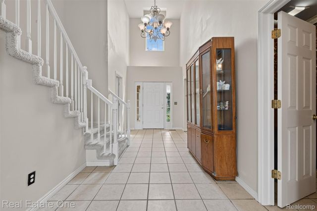 510 Boulder Lake Drive, Oxford Charter Township, MI 48371