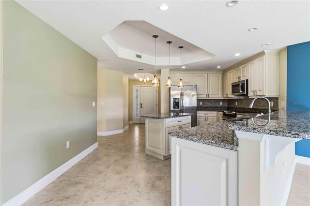 7820 34TH AVE W 102, Bradenton, FL 34209