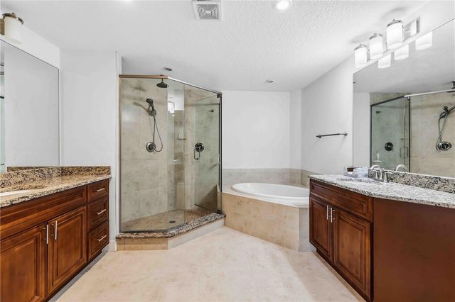 7820 34TH AVE W 102, Bradenton, FL 34209