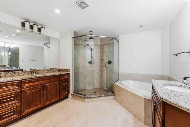 7820 34TH AVE W 102, Bradenton, FL 34209