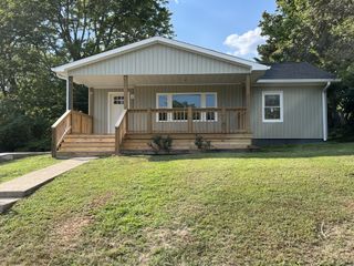 422 High St, Dickson, TN 37055