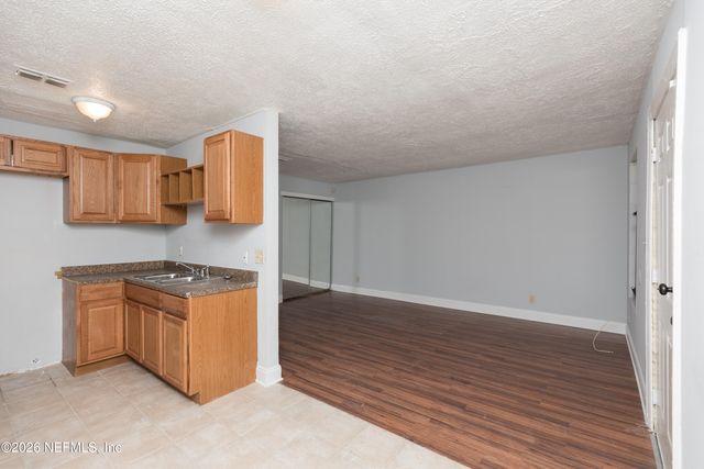 4417 KEN KNIGHT Drive N, Jacksonville, FL 32209