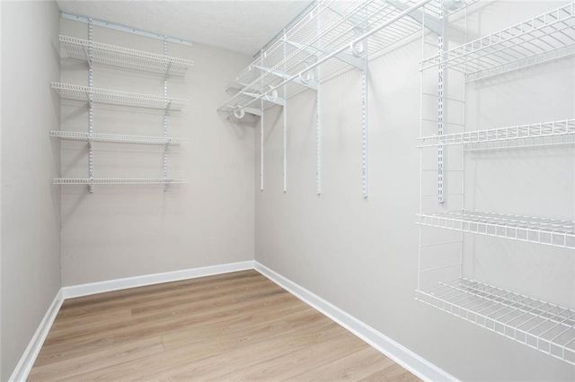 126 W Oaks Place, Woodstock, GA 30188