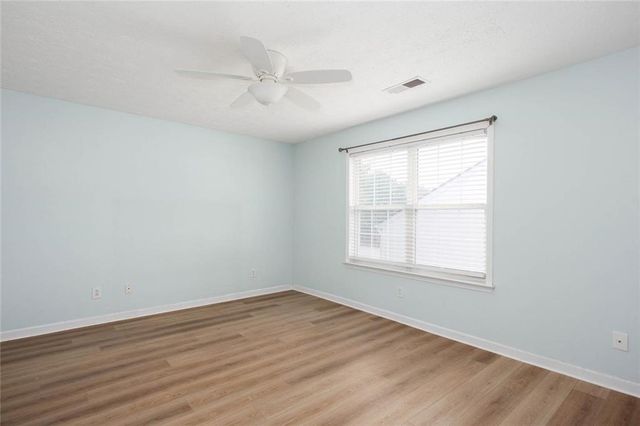 126 W Oaks Place, Woodstock, GA 30188