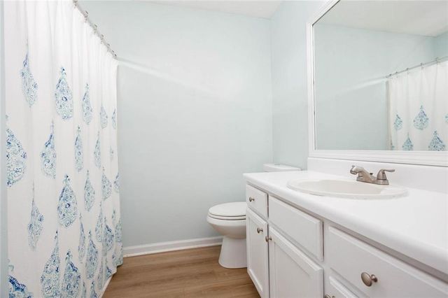 126 W Oaks Place, Woodstock, GA 30188