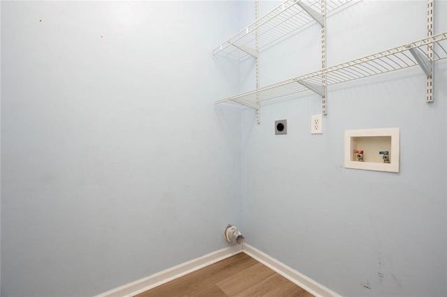 126 W Oaks Place, Woodstock, GA 30188