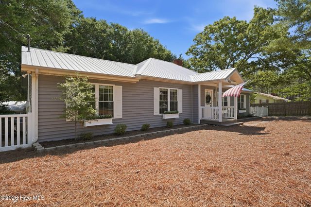 1425 Central Drive, Southern Pines, NC 28387