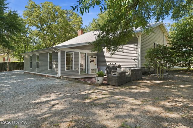 1425 Central Drive, Southern Pines, NC 28387
