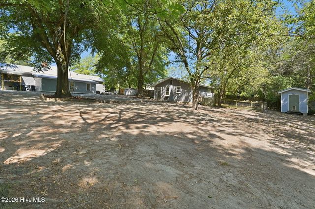 1425 Central Drive, Southern Pines, NC 28387