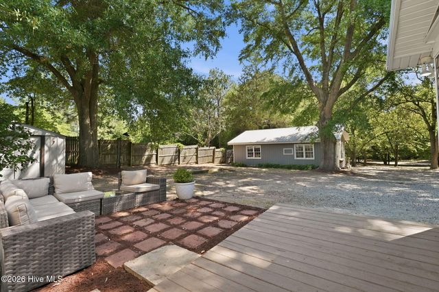 1425 Central Drive, Southern Pines, NC 28387