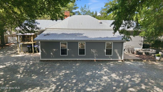 1425 Central Drive, Southern Pines, NC 28387
