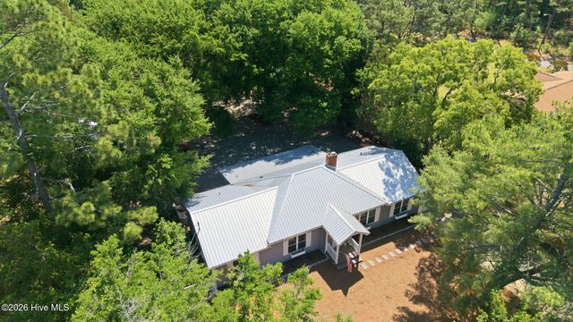 1425 Central Drive, Southern Pines, NC 28387